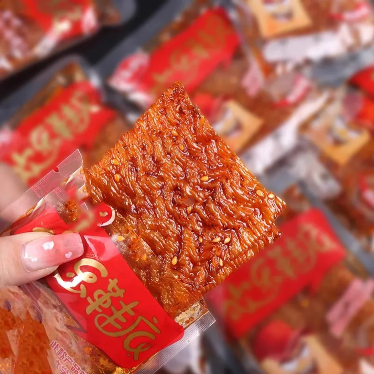 欢乐鞋底辣片香辣辣条追剧休闲豆皮小零食欢乐鞋底8090老式大辣片