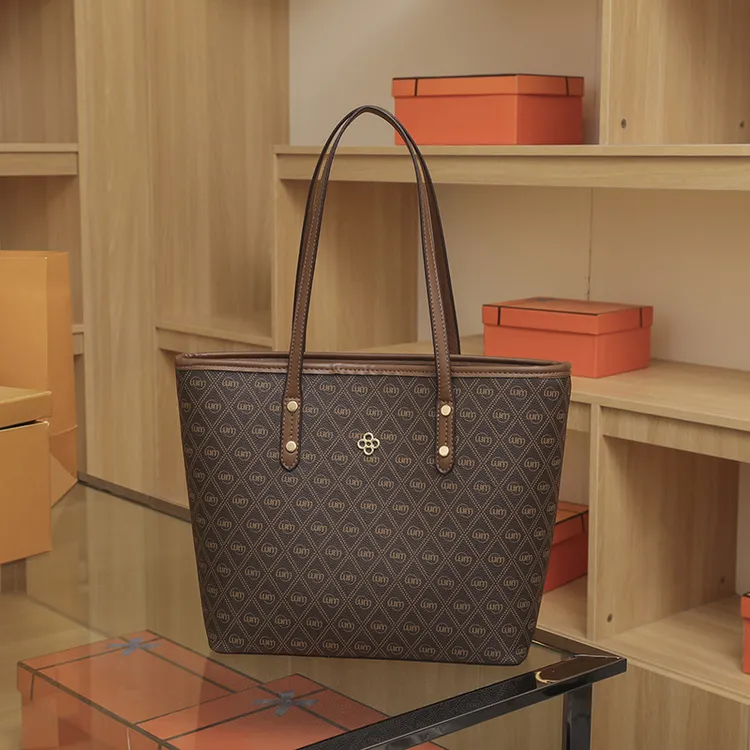 女包通勤大包印花大容量旅行托特包轻奢经典女士2025新品单肩上班