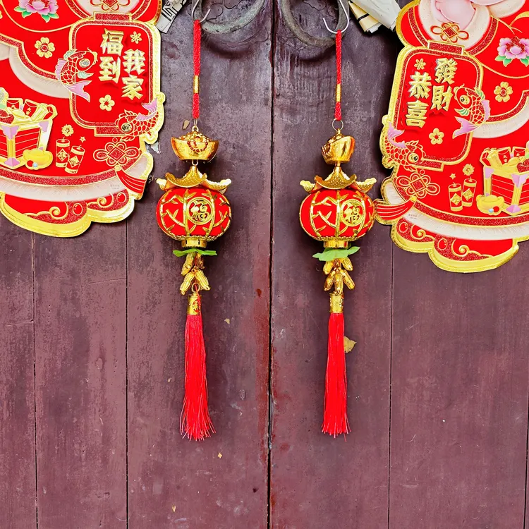 小红灯笼挂件春节元旦商场装饰绒布灯金元宝红灯笼手工挂件