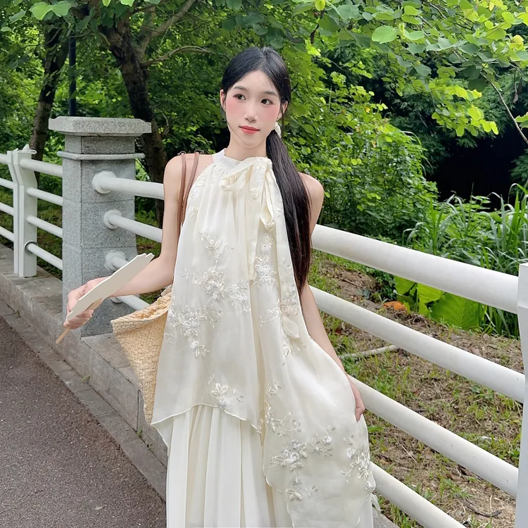 假两件拼接绑带提花挂脖连衣裙子女装2025年夏季温柔风网纱长裙子