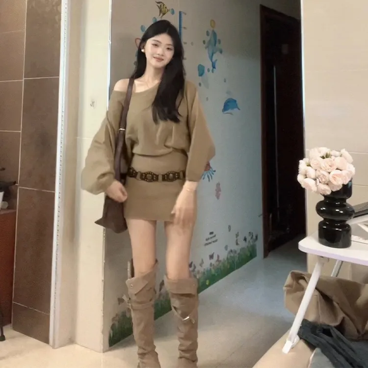 小个子长袖针织连衣裙子早秋季2026新款女装韩系斜肩毛衣包臀短裙
