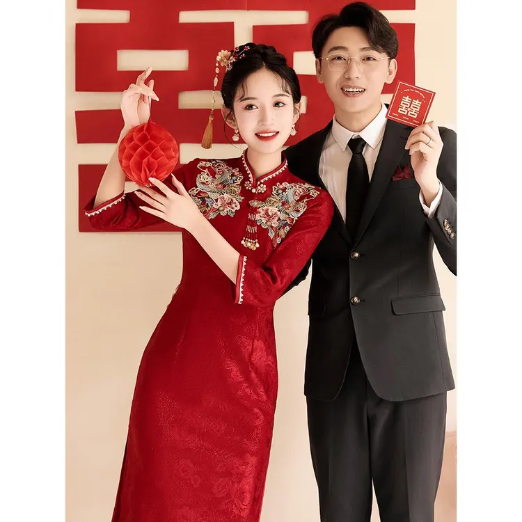 红色旗袍吐司礼服新娘2025新中国风美丽的刺绣婚礼订婚礼服裙娇小