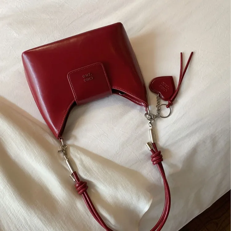 过年发财包软皮樱红都市腋下包包女2024年流行精致单肩斜挎小包