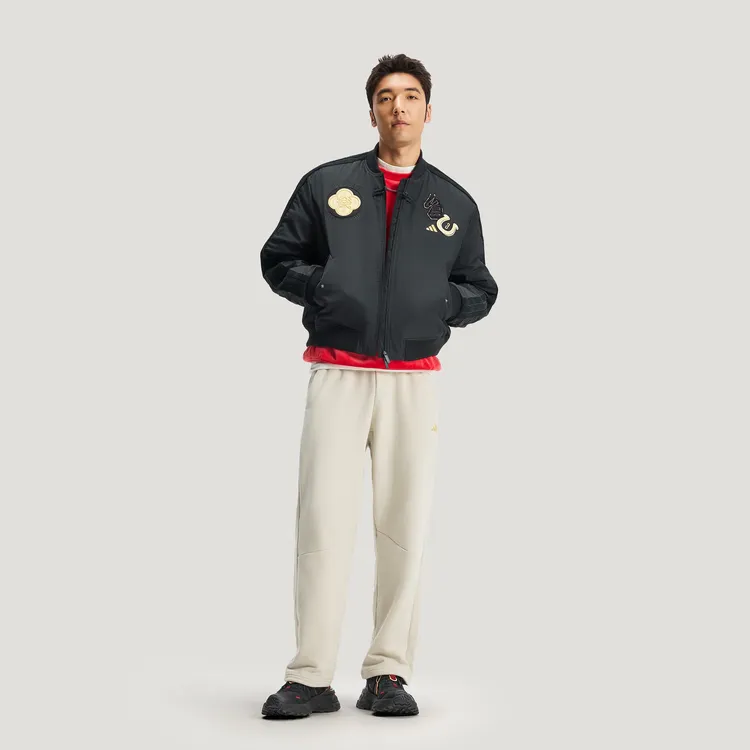 【马年限定】adidas阿迪达斯梭织外套男装2026新年款休闲夹克KQ5093