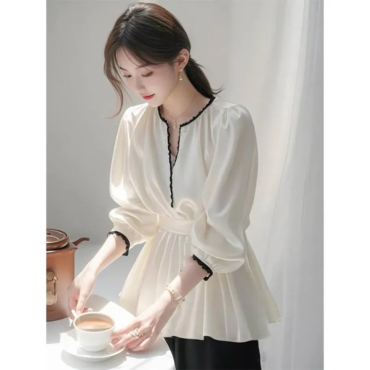 2025年春秋季新款韩版撞色设计感长袖上衣女休闲百搭洋气潮流上衣