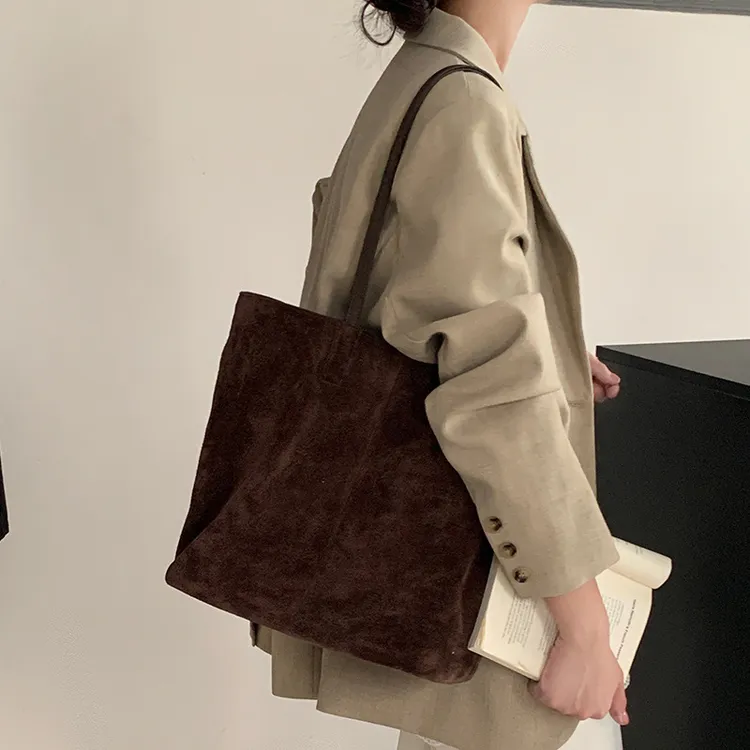复古风通勤托特包2025新款小众磨砂头层牛皮女包大容量真皮单肩包