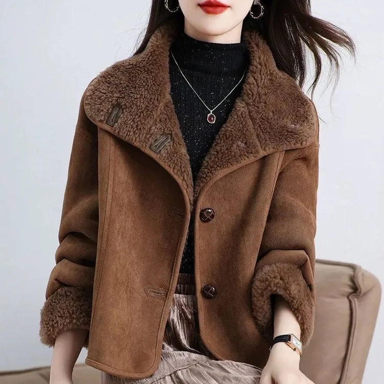 新款冬季颗粒绒外套女麂皮绒短款皮毛一体保暖时尚羊羔毛上衣