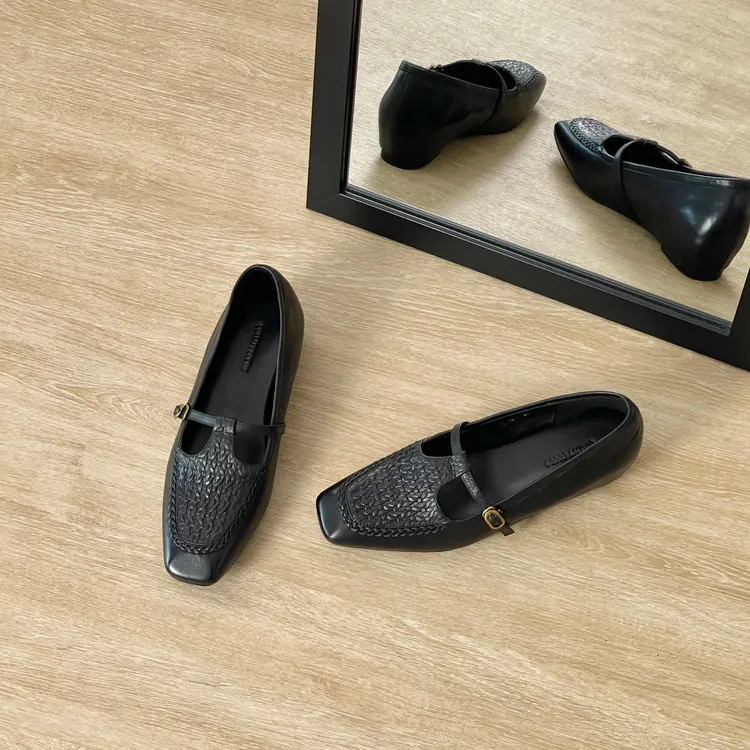 HUSSLOVE 头层牛皮·跟高4CM·复古编织T字带中口欧若风内增高单鞋