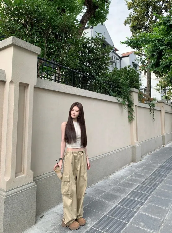 2025夏季新款简约风纯色背心无袖修身女显瘦复古高腰工装裤两件套