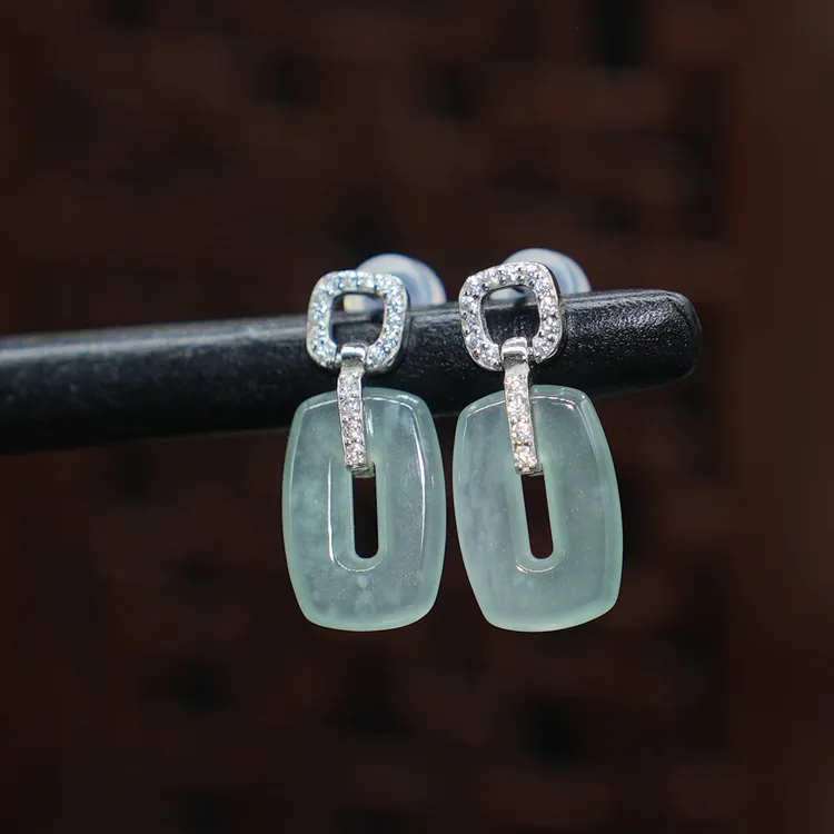 小爽甄选天然翡翠耳钉 ID:3028