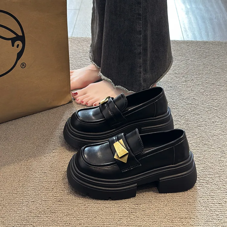 黑色厚底增高乐福鞋女新款春秋复古英伦风学院范金属装饰纯色橡胶