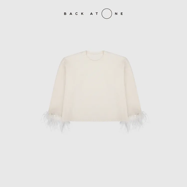 BACKATONE“梦羽生花”羽毛袖口浪漫白色羊绒针织衫 BFF-1AB560H-K