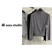 SU  常规款秋季女常规排扣毛针织衫长袖立领上衣  H0837