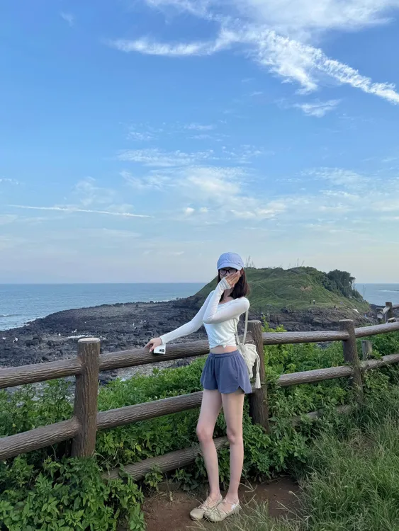 早秋简约纯色修身长袖上衣女装夏装套装2025新款爆款小众休闲短裤