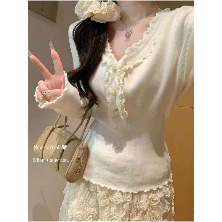 十二针秋冬新款韩系气质木耳边V领针织打底衫毛衣女甜美减龄上衣