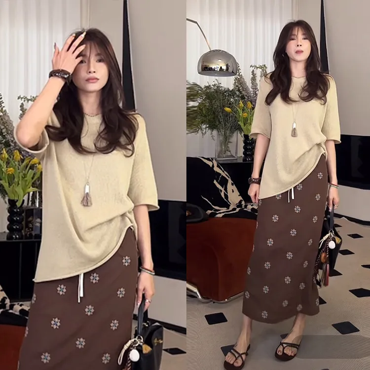 夏季新款宽松短袖针织衫印花设计感直通半身裙女2025百搭时尚套装
