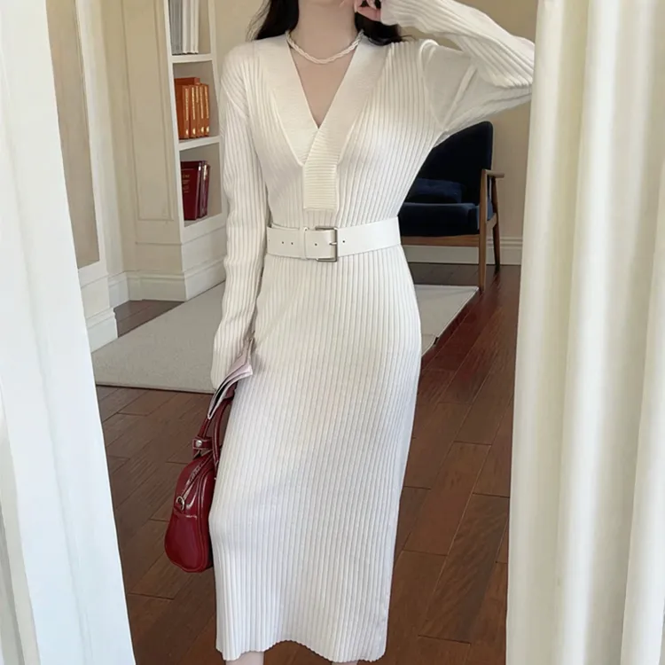 v领针织连衣裙女2025新款秋季轻奢高级感大方得体的裙子收腰气质