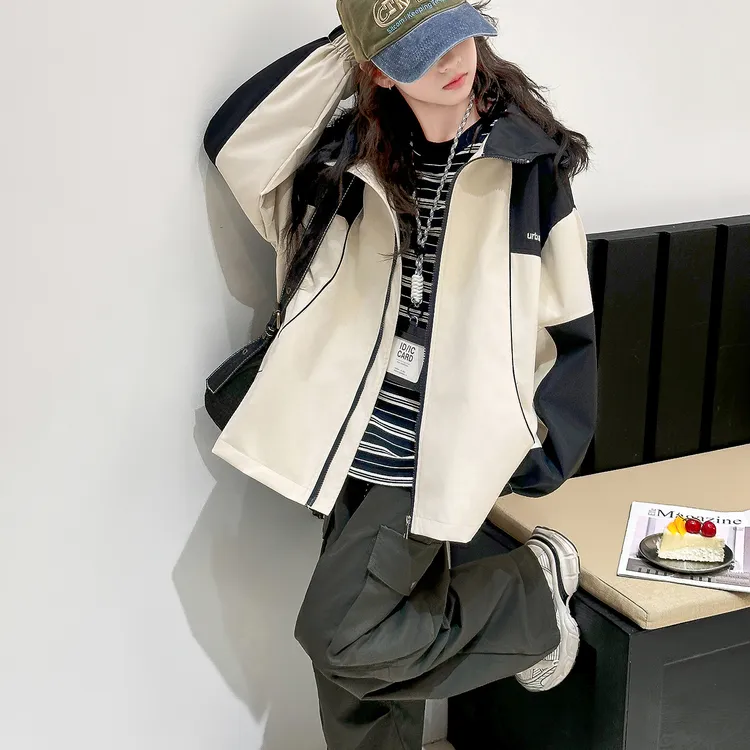 女童秋装外套洋气韩版儿童冲锋衣休闲宽松户外上衣百搭秋季中大童