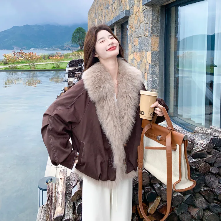 美拉德千金风毛绒绒羽绒服2025冬季新款复古高级感白鸭绒内胆外套