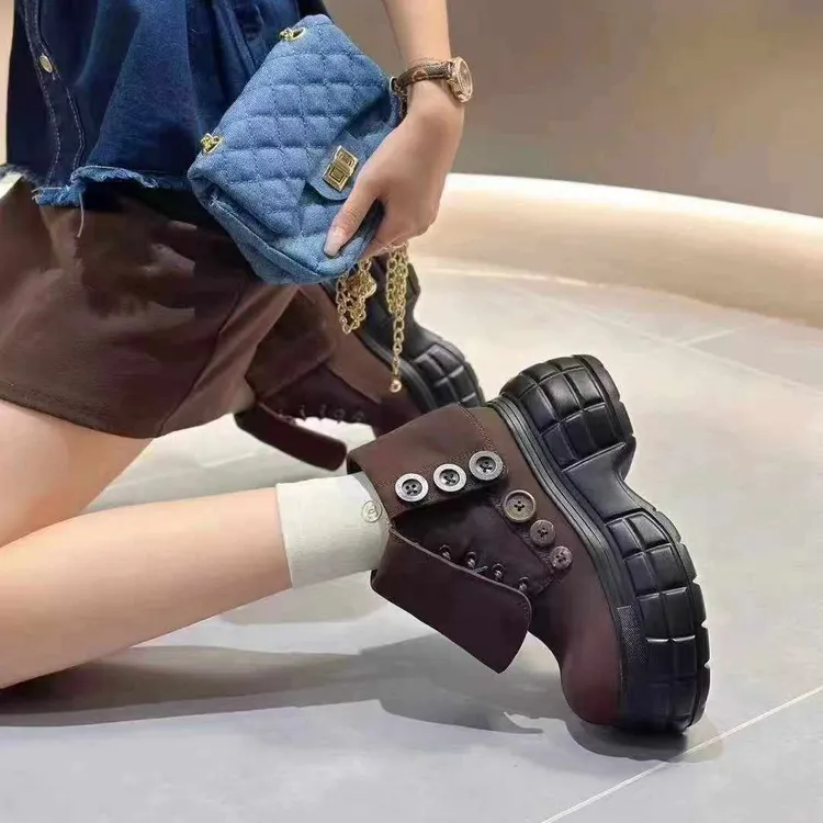 真皮厚底增高10cm英伦风冬款女短筒马丁靴圆头瘦瘦靴时尚休闲复古