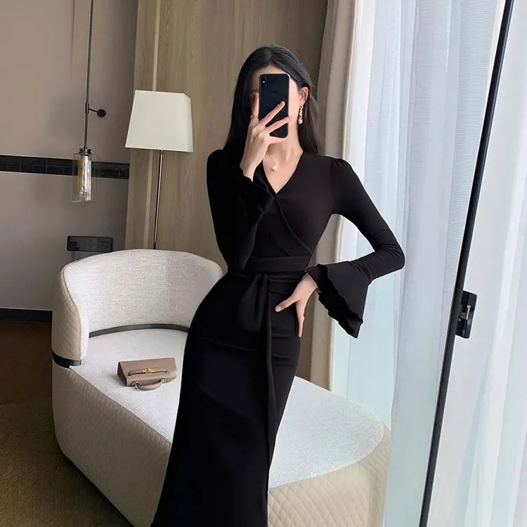 法式气质连衣裙女秋冬新款性感V领收腰显瘦连衣裙HY0253