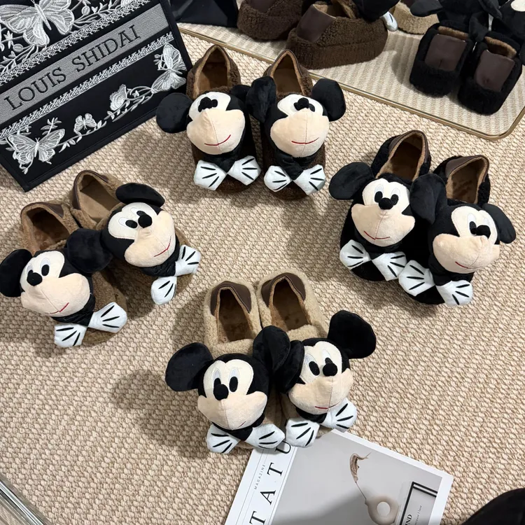 可爱卡通米奇毛绒鞋女2025秋冬新款时尚外穿百搭保暖舒适包头拖鞋