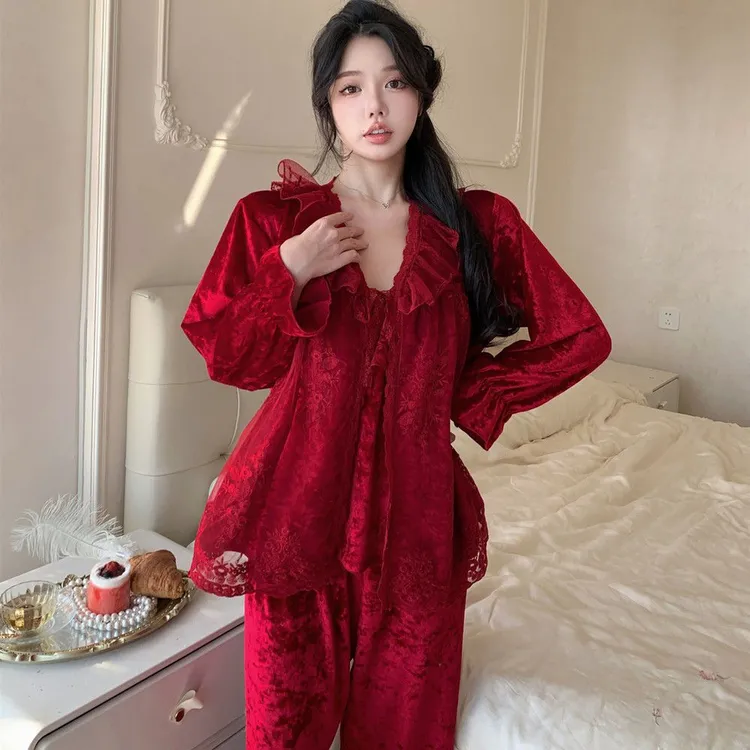 带胸垫秋冬季睡衣女红色丝绒高级三件套性感吊带长袖长裤家居服