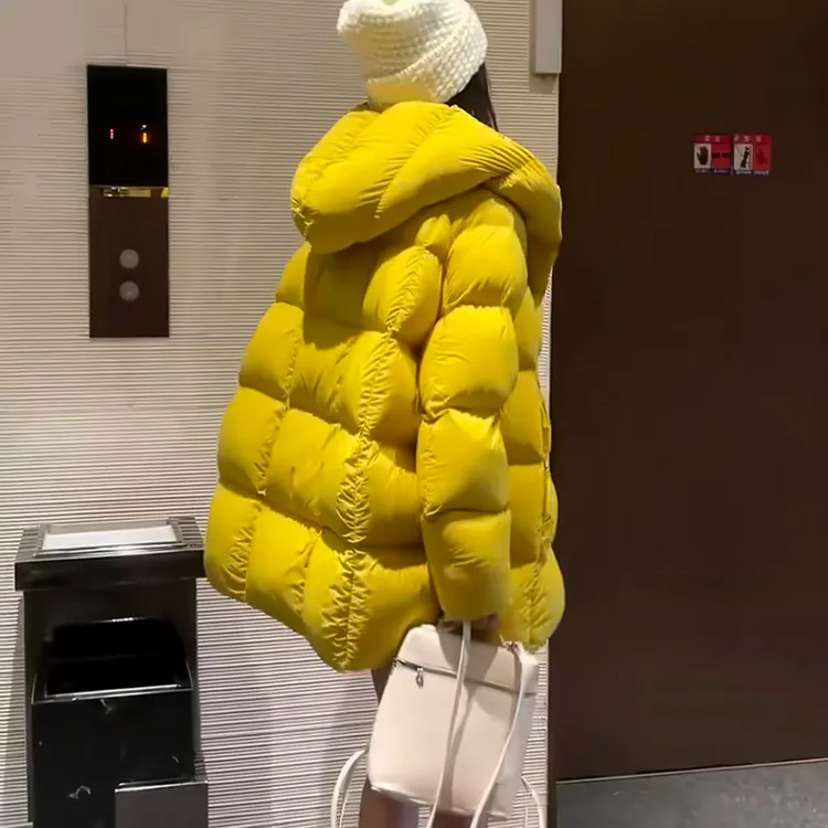 90%白鹅绒2025冬新款五防简约云朵泡芙收腰羽绒服女显瘦加厚保暖