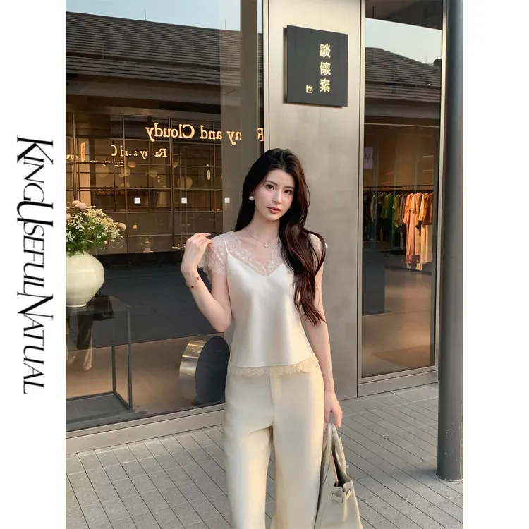 KUN【悦己】穿搭夏日光泽感缎面拼蕾丝下摆开叉百搭凉感吊带上衣