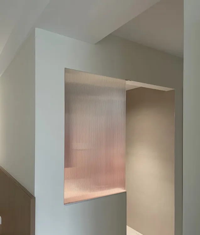 钛镁合金不锈钢玻璃屏风隔断超白渐变小灯芯适用于客厅玄关卫生间