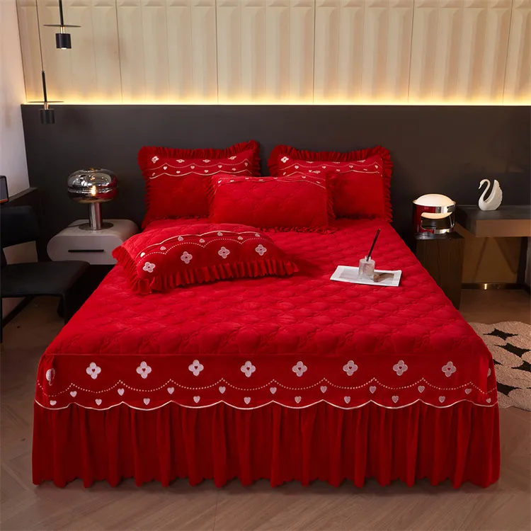 大红色牛奶绒夹棉床裙单件宝宝绒刺绣加厚保暖席梦思床套婚庆床罩