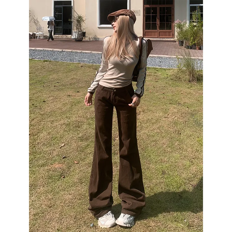 美拉德棕色微喇牛仔裤女秋季新款辣妹修身弹力显瘦不贴腿喇叭裤子
