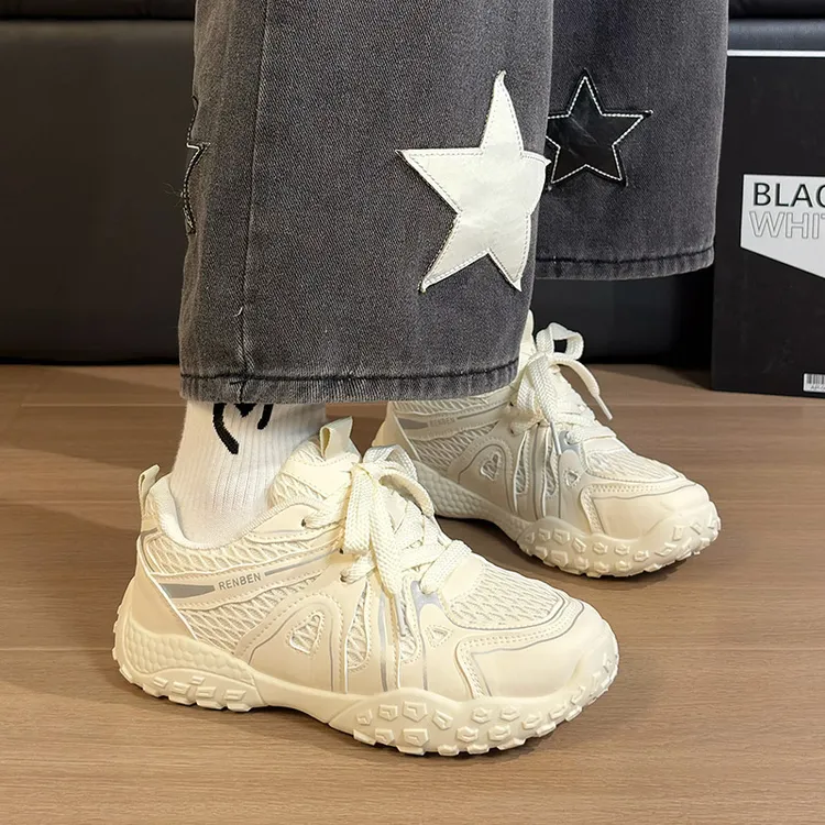 人本拼色平跟休闲风运动女鞋女薄款圆头防滑单鞋子女ins百搭