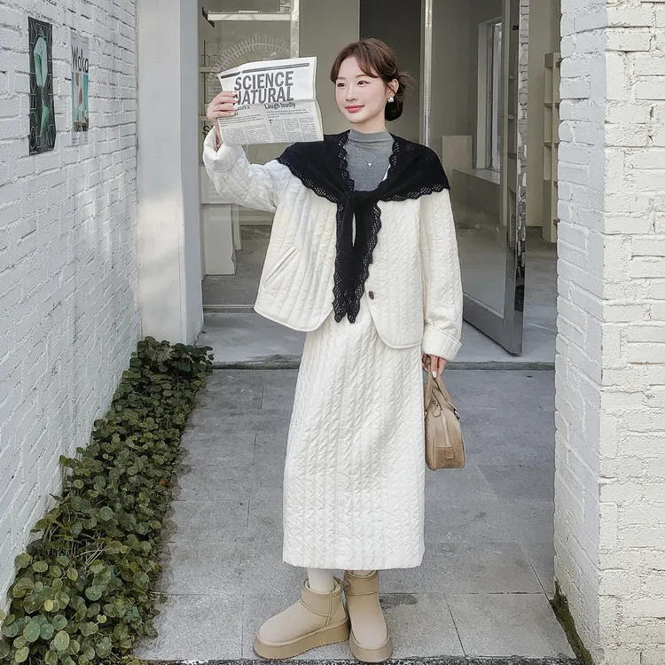 设计感气质穿搭套装女2025秋冬新款蕾丝披肩夹棉外套半身裙三件套