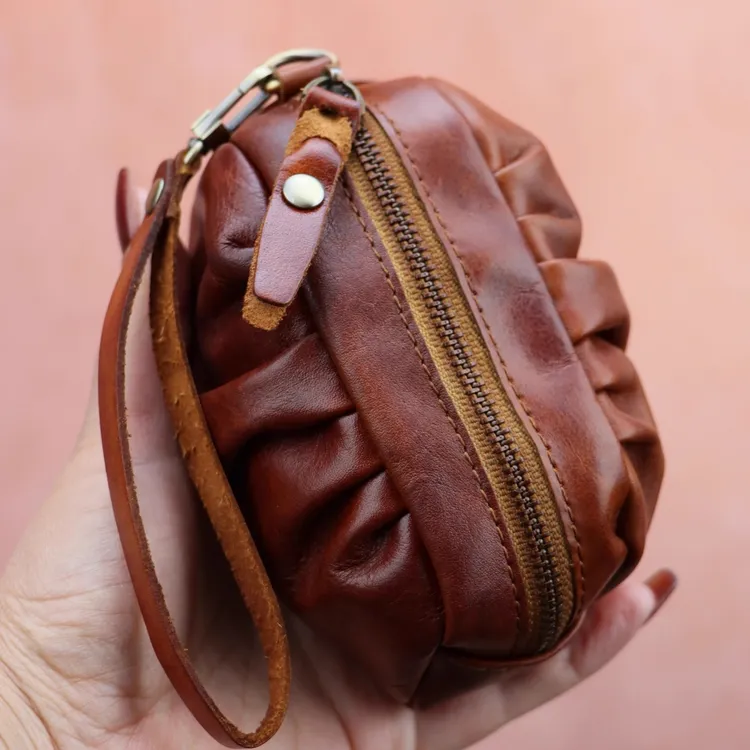 头层牛皮复古贝壳褶皱零钱包个性收纳小包手抓包大容量拉链手拿包