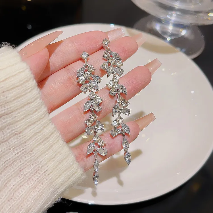925银耳饰 925银针超闪锆石耳饰轻奢高级感耳坠气质百搭流苏耳环