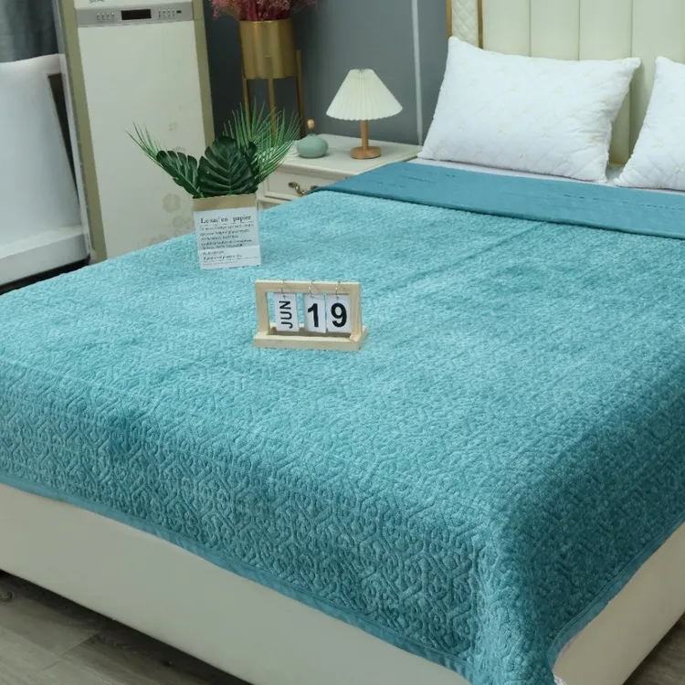 冬季牛奶绒绗缝纯色加绒保暖防滑加厚轻奢多功能床盖