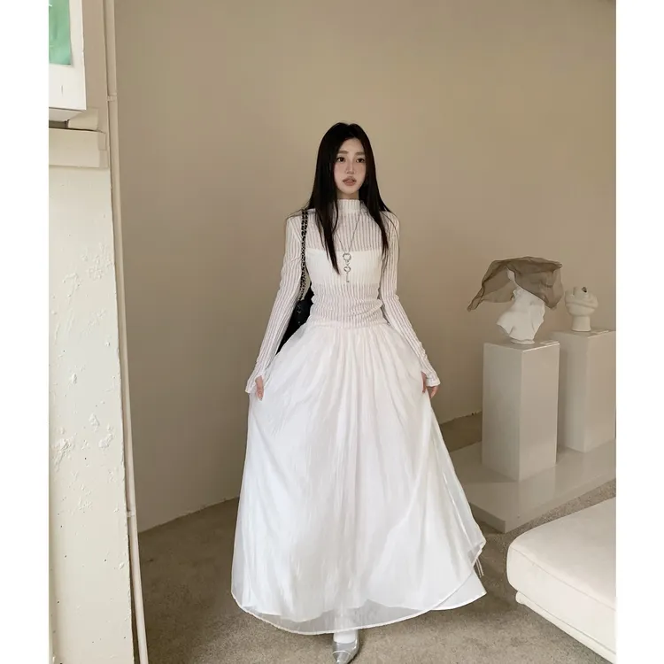 春装新款法式气质显瘦圆领拼接长款连衣裙女超仙百搭修身女神裙子