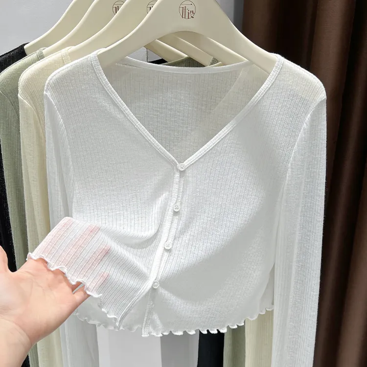 白色冰丝微透防晒针织开衫女秋季薄款吊带裙外搭披肩木耳边短外套