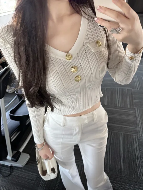 多米.白色针织衫上衣秋冬穿搭2025年新款长袖短款薄款针织衫