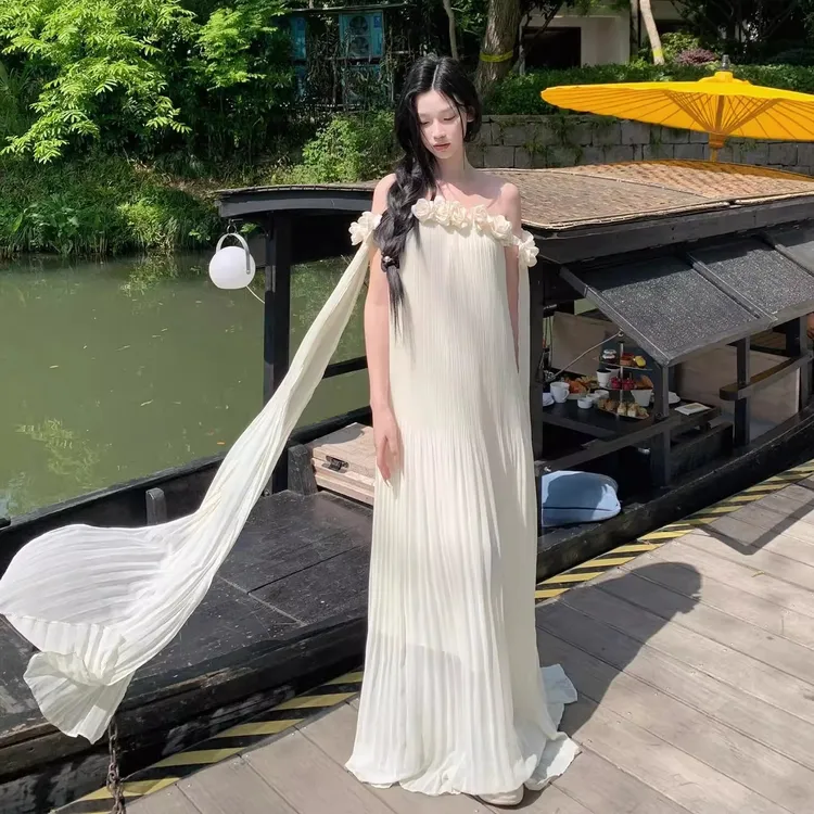 法式重工一字肩立体花朵连衣裙女夏季高级感超仙新娘晨袍度假长裙