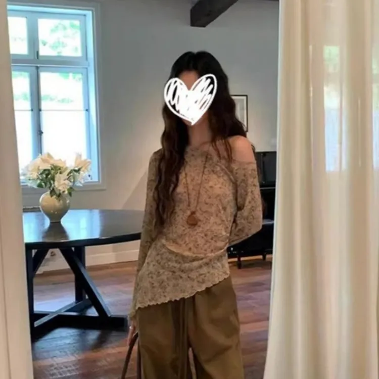 现货！小众别致不规则斜肩露肩长袖T恤2025秋季新款修身显瘦上衣女