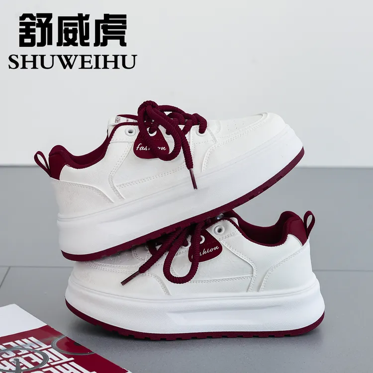 2025秋季新款时尚厚底小白鞋日常休闲百搭增高板鞋舒适轻便女鞋