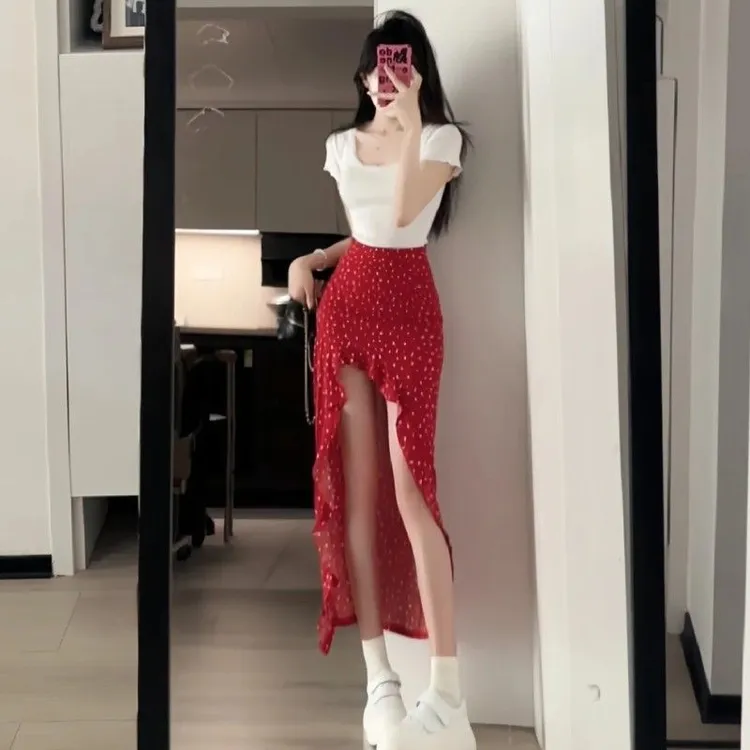 复古红色不规则碎花半身裙子+白色短袖新款辣妹开