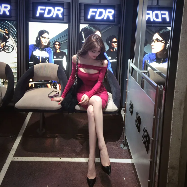 WW定制「魅惑猎手」气质性感法式复古修身皮裙小众设计上衣半裙套装