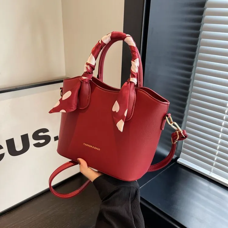 婚包包包女2025新款婚礼红包百搭斜挎包高级感洋气结婚红色新娘包