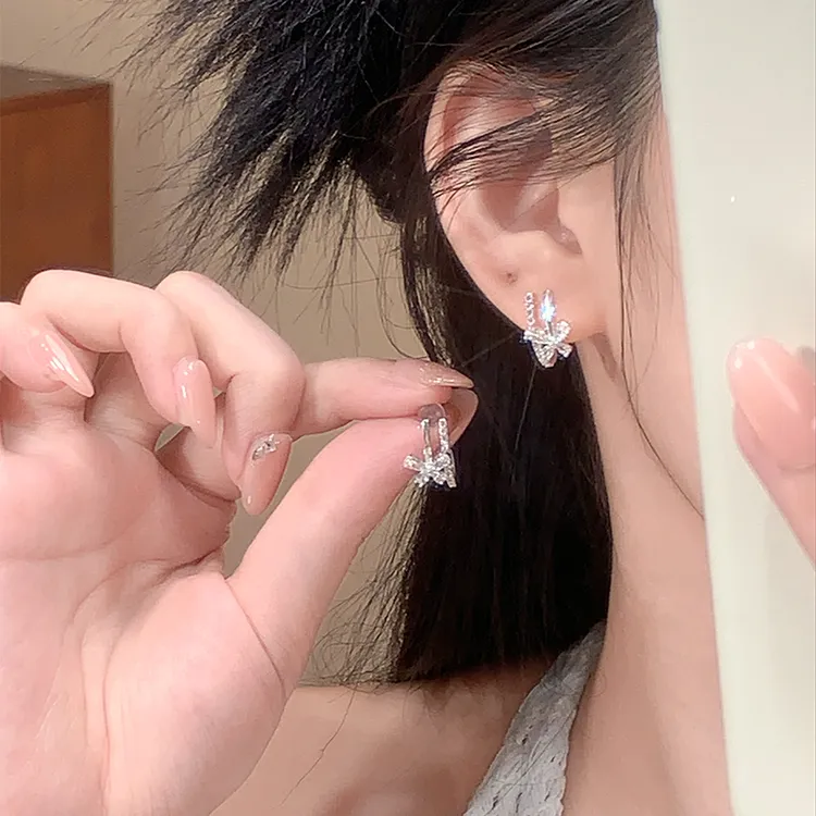 铜合金耳饰 EH390水晶蝴蝶轻奢小众耳环耳饰女法式温柔百搭耳钉女