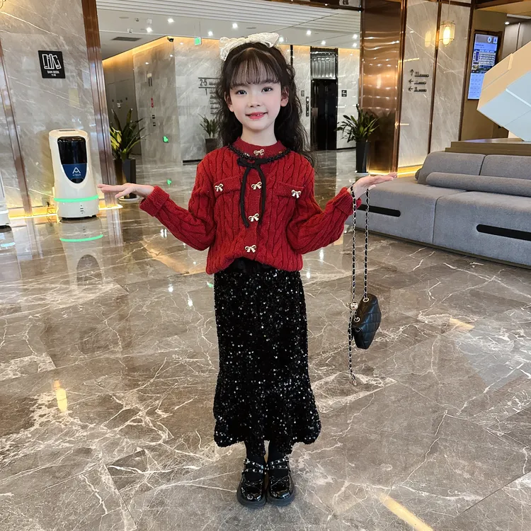 2025新年款女童毛衣套装女宝宝冬款加厚喜庆毛衣过年装高级感