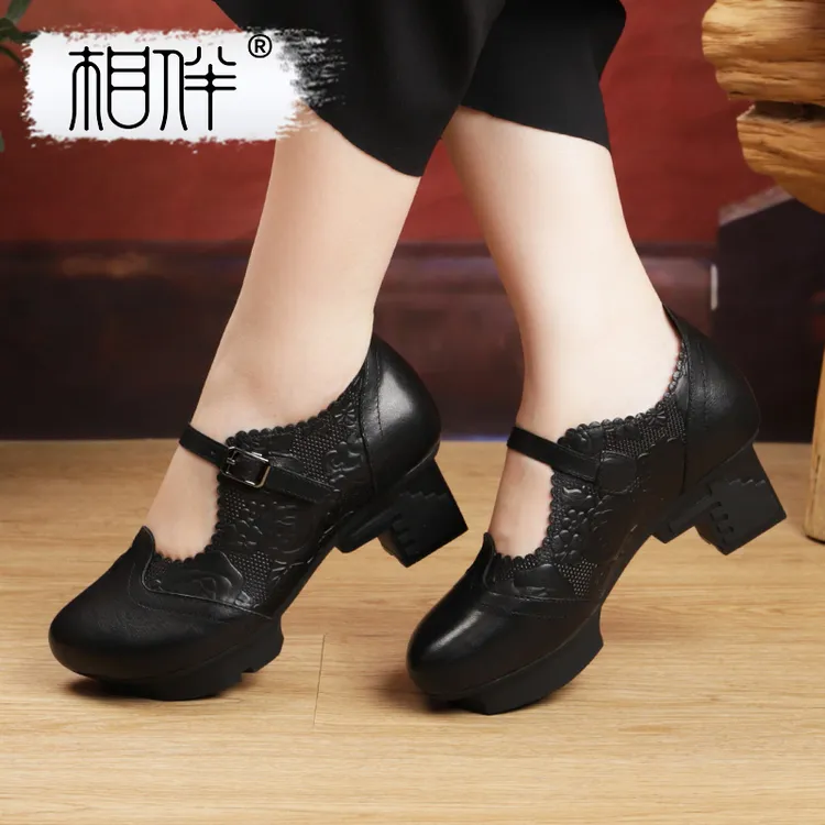 相伴真皮复古手工女士单鞋宫廷高跟民族风中老年浅口妈妈鞋53240