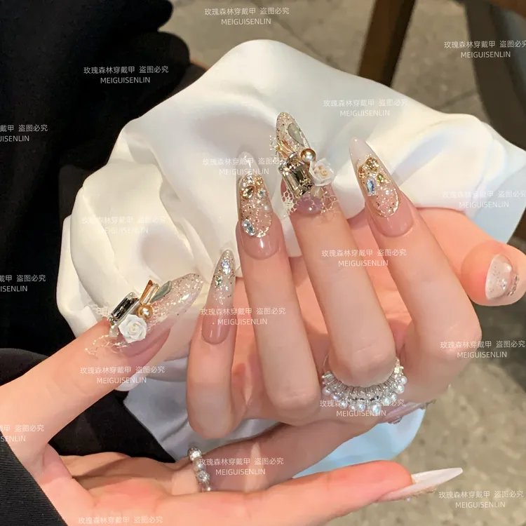 小岛梨花～玫瑰森林气质高级渐变显白爆闪氛围感美甲手工穿戴甲